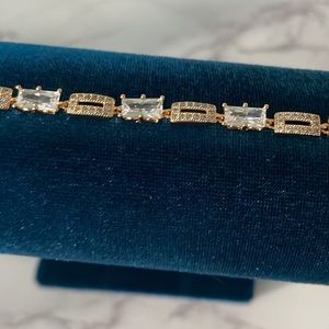 14K Gold-Plated Bracelet with Alternating Design